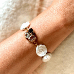 Freshwater Pearl Bracelet with quartz, topaz and cubic.